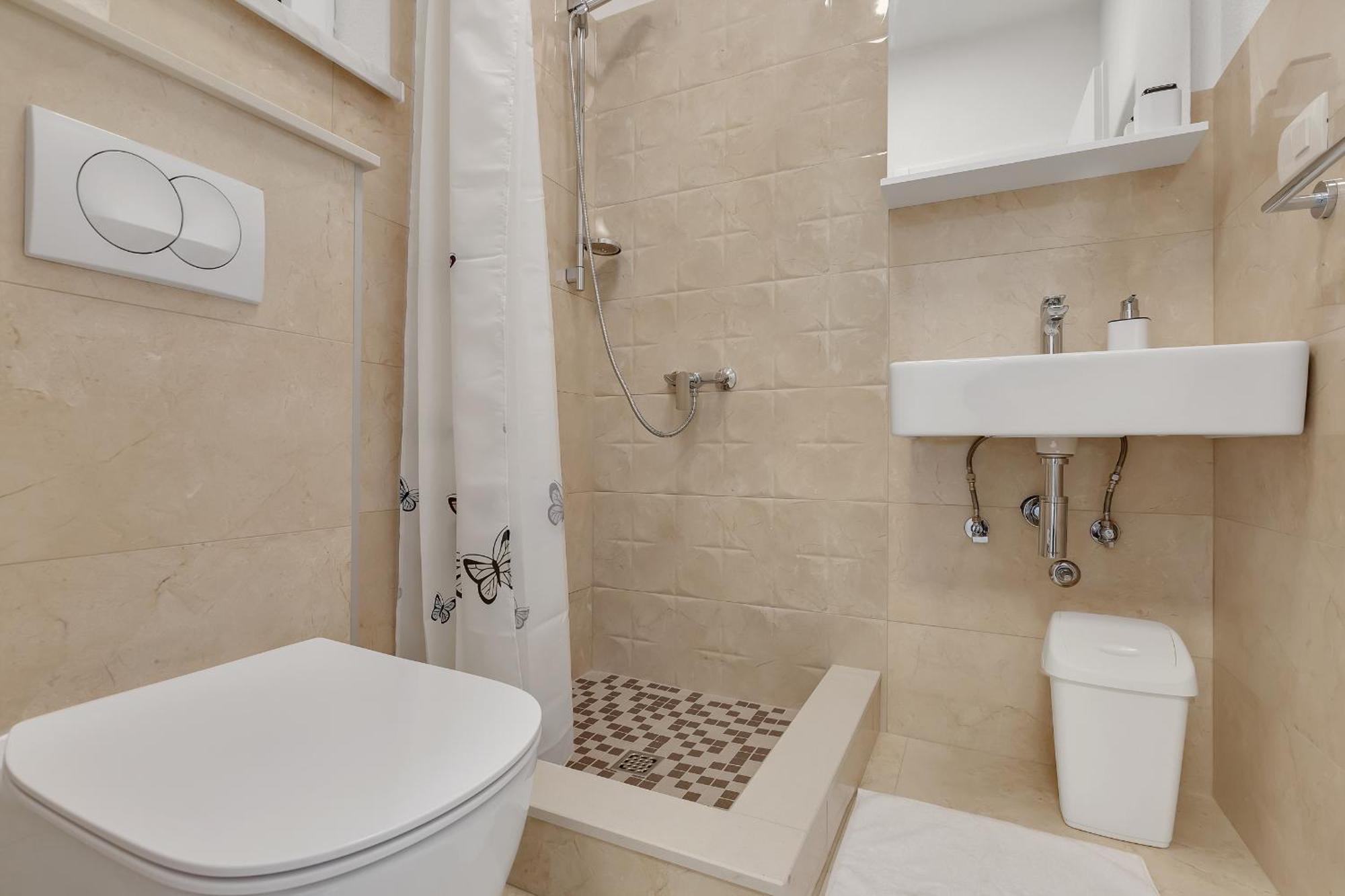 Golden Horizon Retreat Apartment Podgora Bagian luar foto