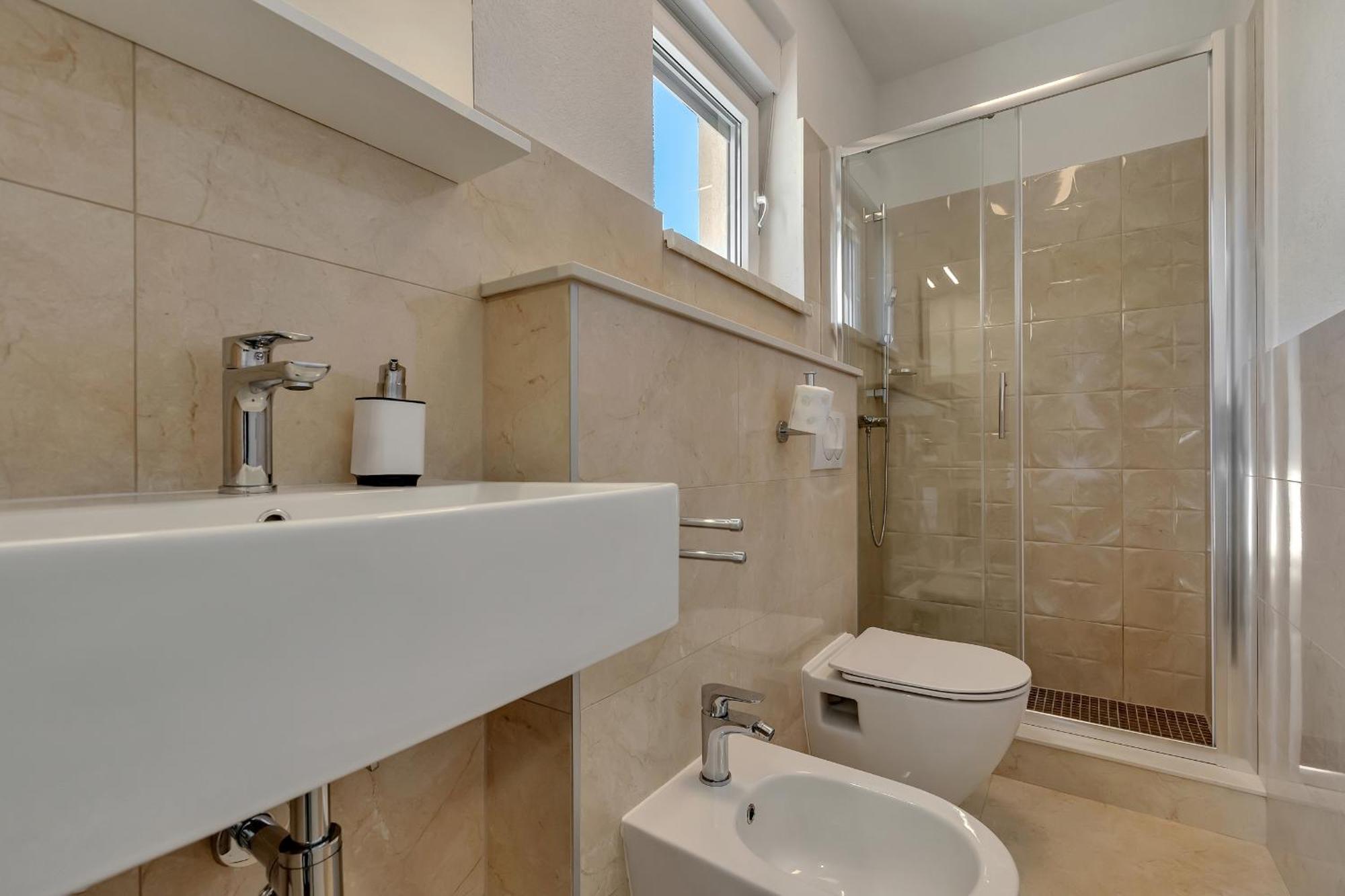 Golden Horizon Retreat Apartment Podgora Bagian luar foto