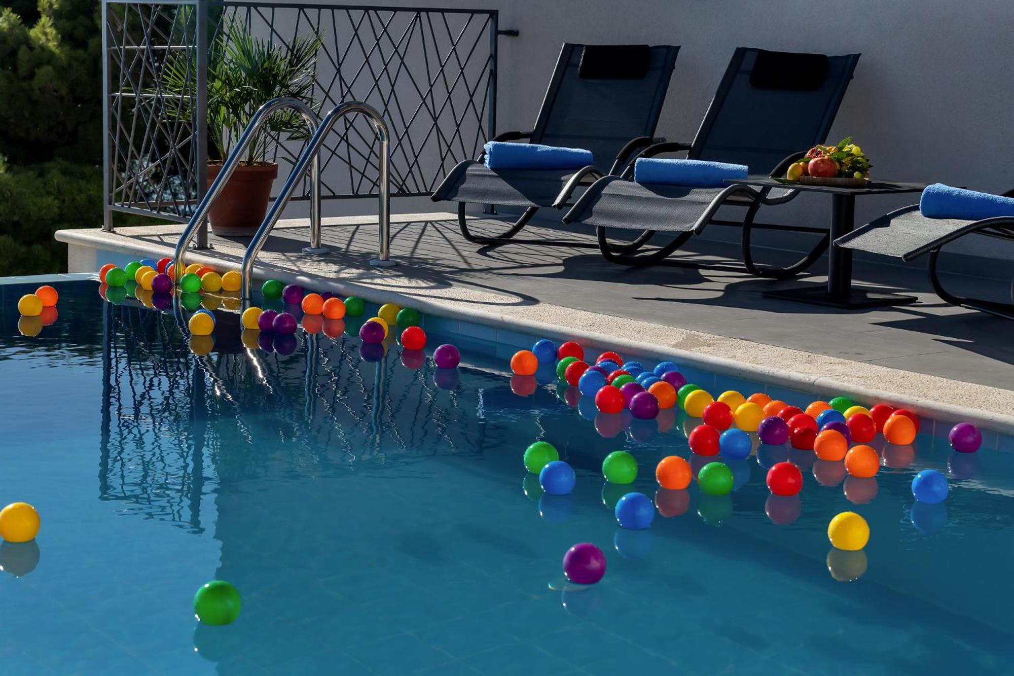 Golden Horizon Retreat Apartment Podgora Bagian luar foto