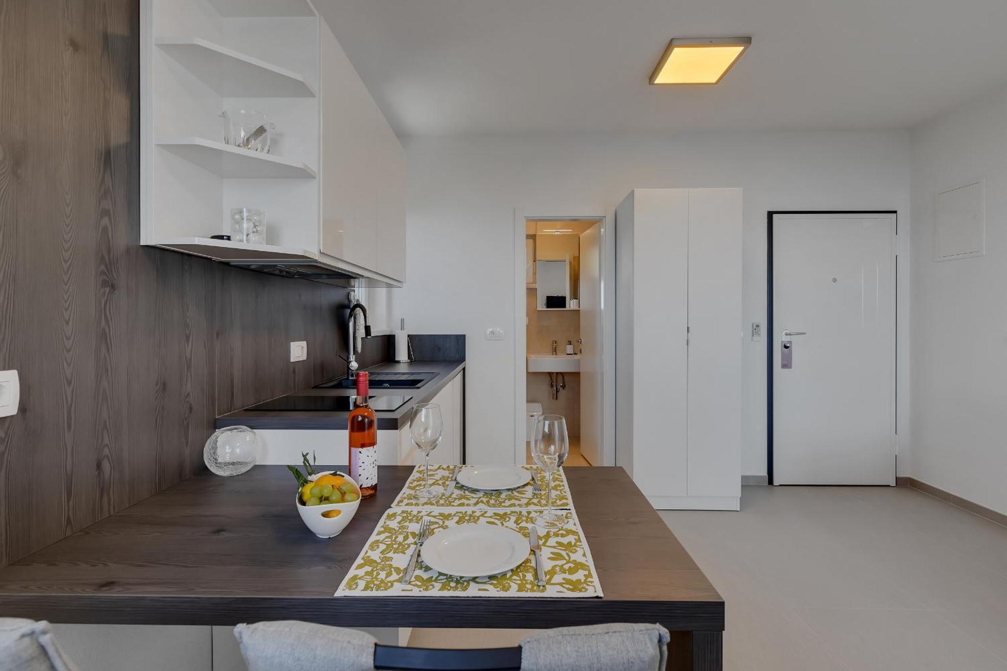 Golden Horizon Retreat Apartment Podgora Bagian luar foto