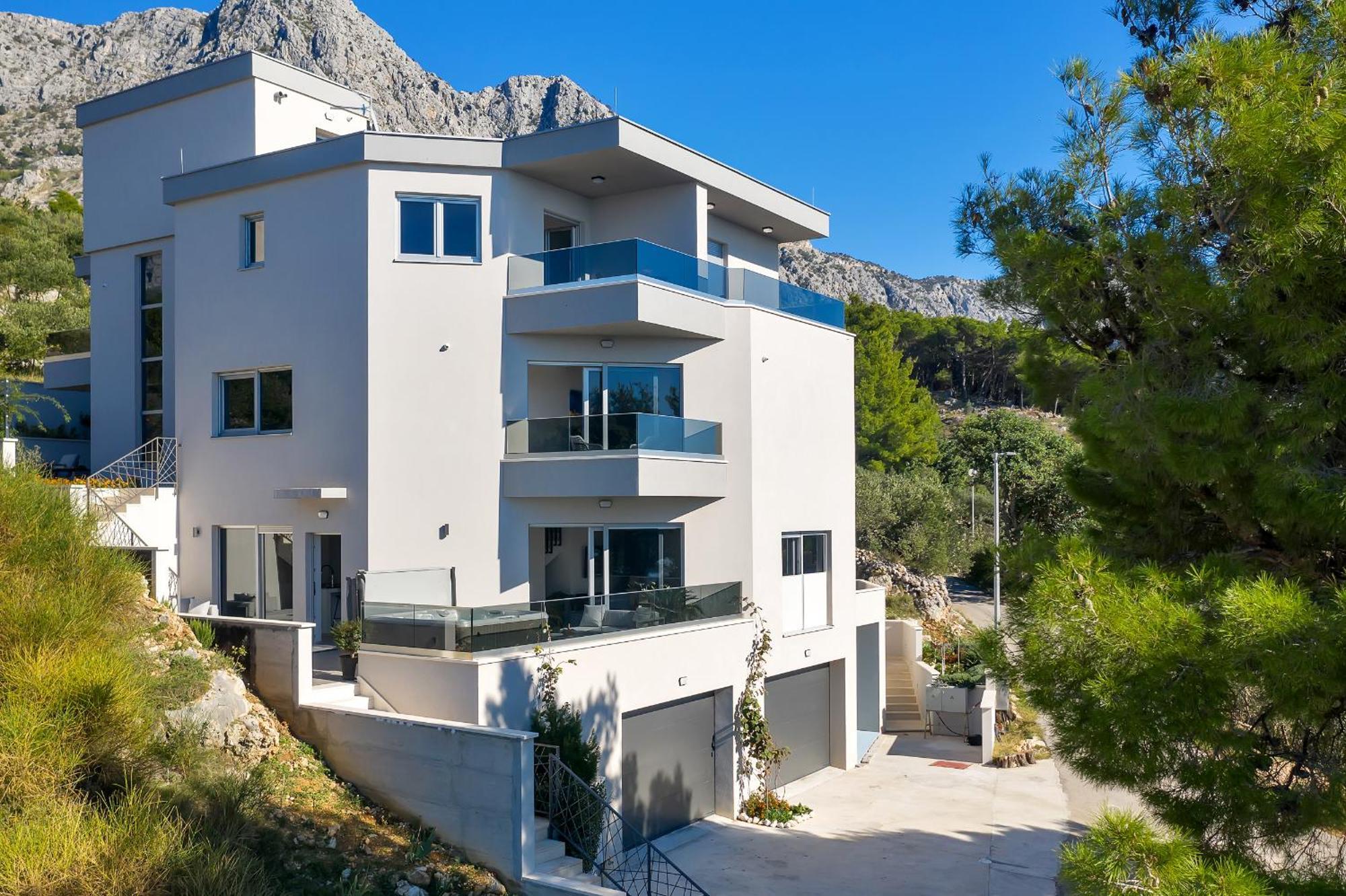 Golden Horizon Retreat Apartment Podgora Bagian luar foto