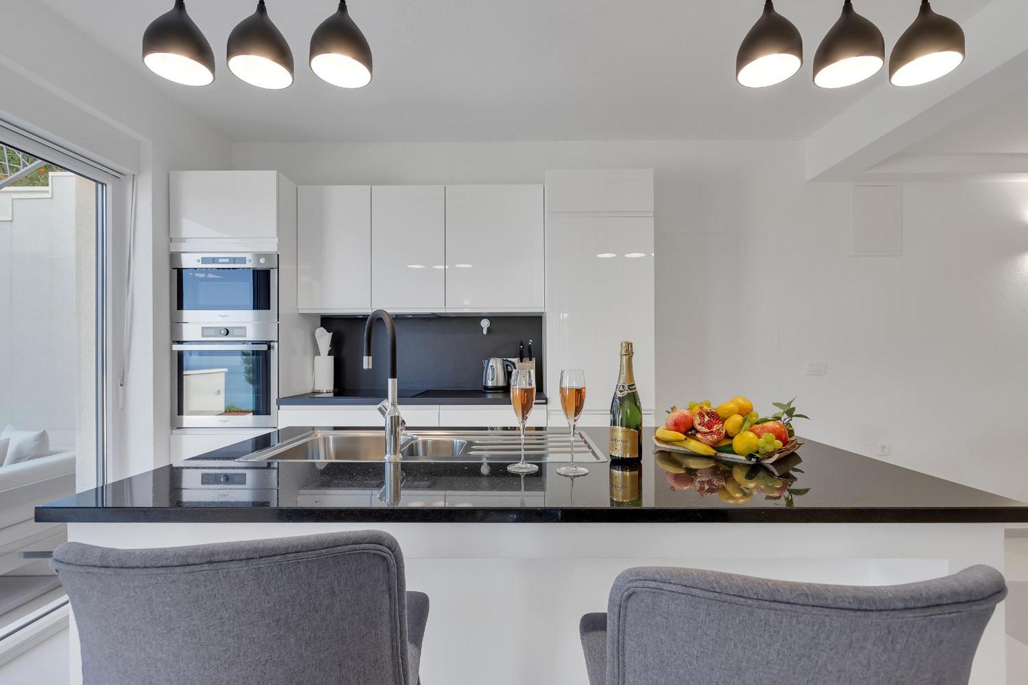 Golden Horizon Retreat Apartment Podgora Bagian luar foto
