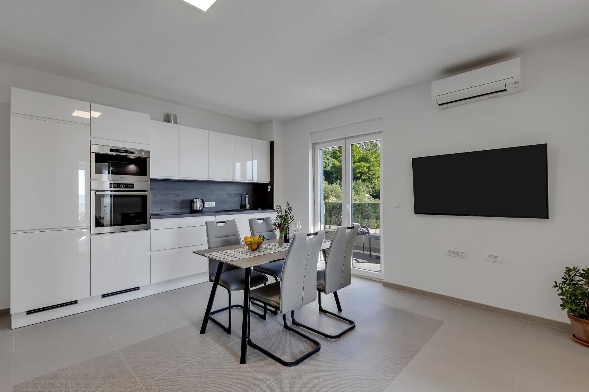 Golden Horizon Retreat Apartment Podgora Bagian luar foto