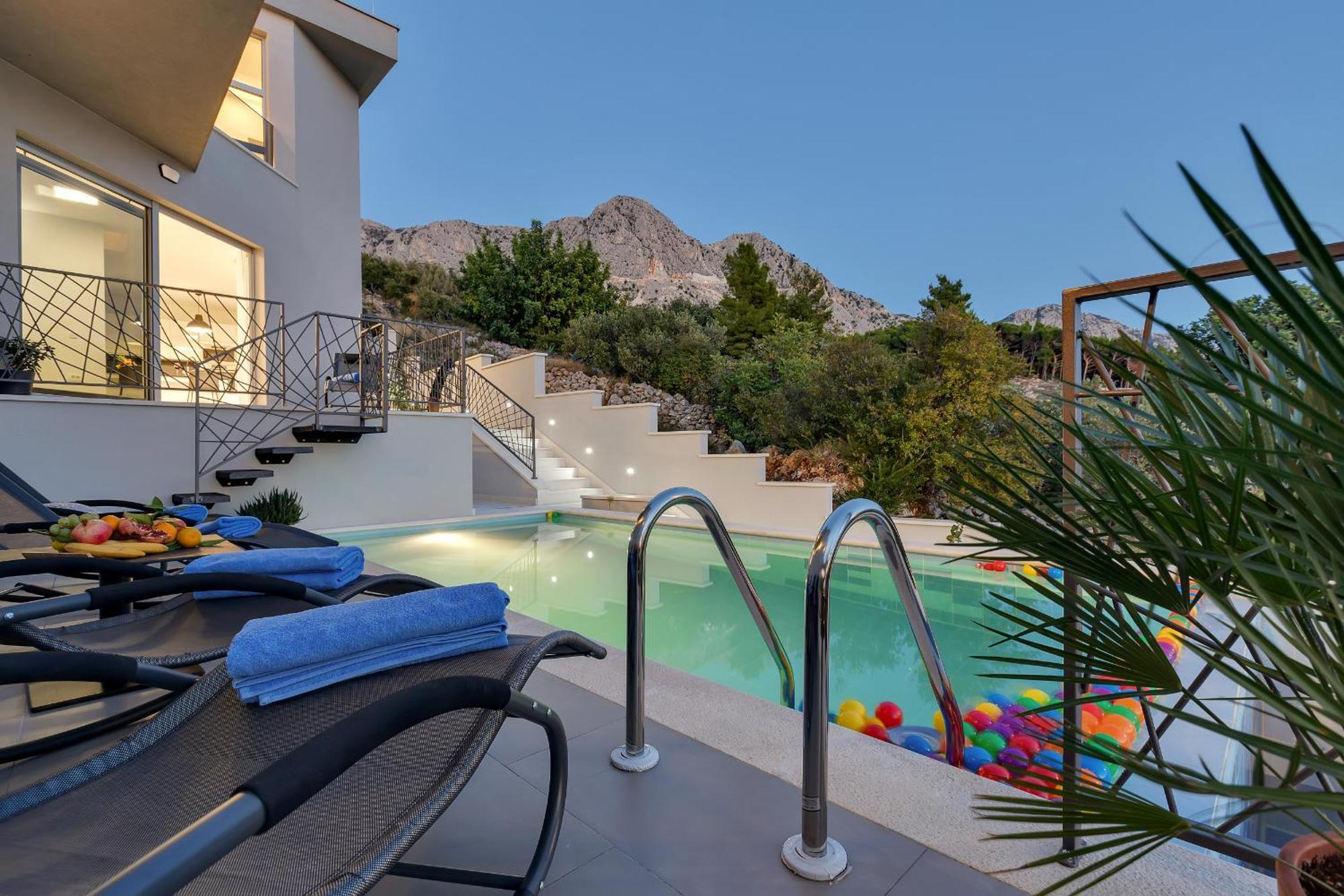 Golden Horizon Retreat Apartment Podgora Bagian luar foto
